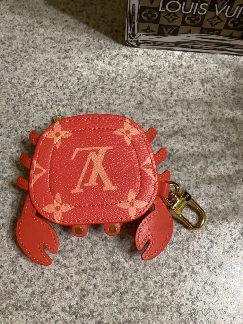 LV Coral Monogram Crab Key & Card Holder - Picture 3 of 5